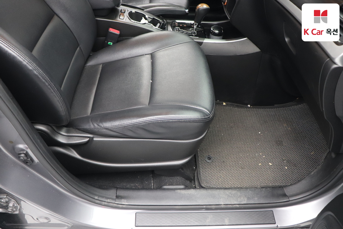 KG Mobility Korando 2014 - Image 30