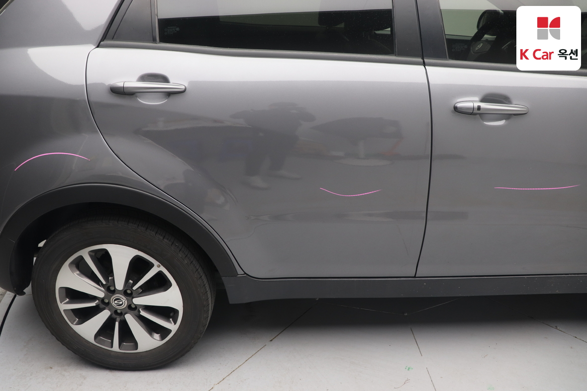 KG Mobility Korando 2014 - Image 42