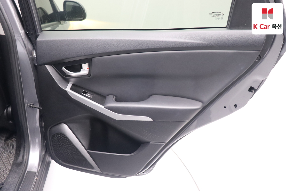 KG Mobility Korando 2014 - Image 27