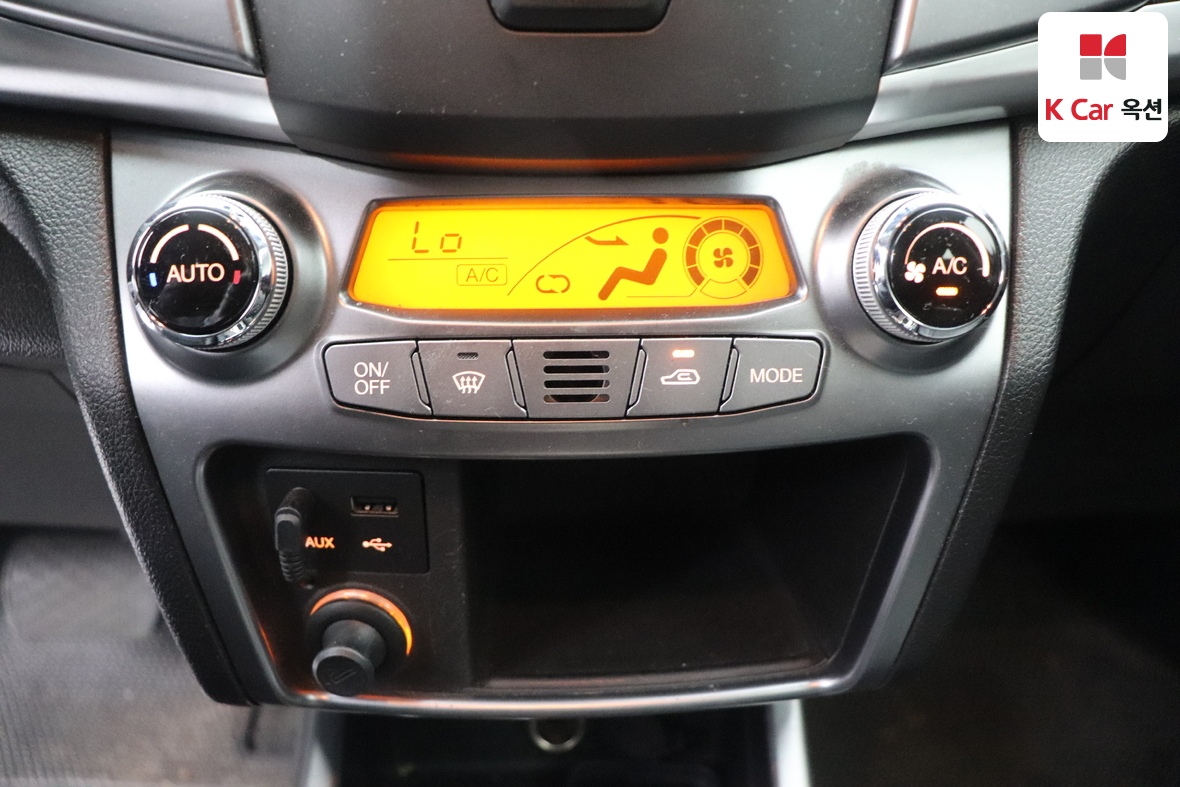 KG Mobility Korando 2014 - Image 15