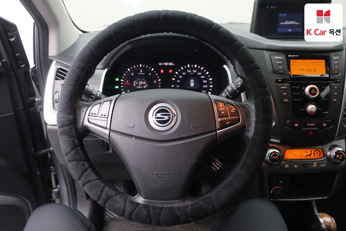 KG Mobility Korando 2014 - Image 10