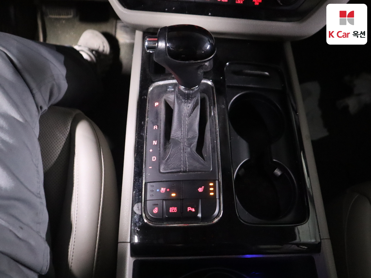 Kia New Carnival - 16