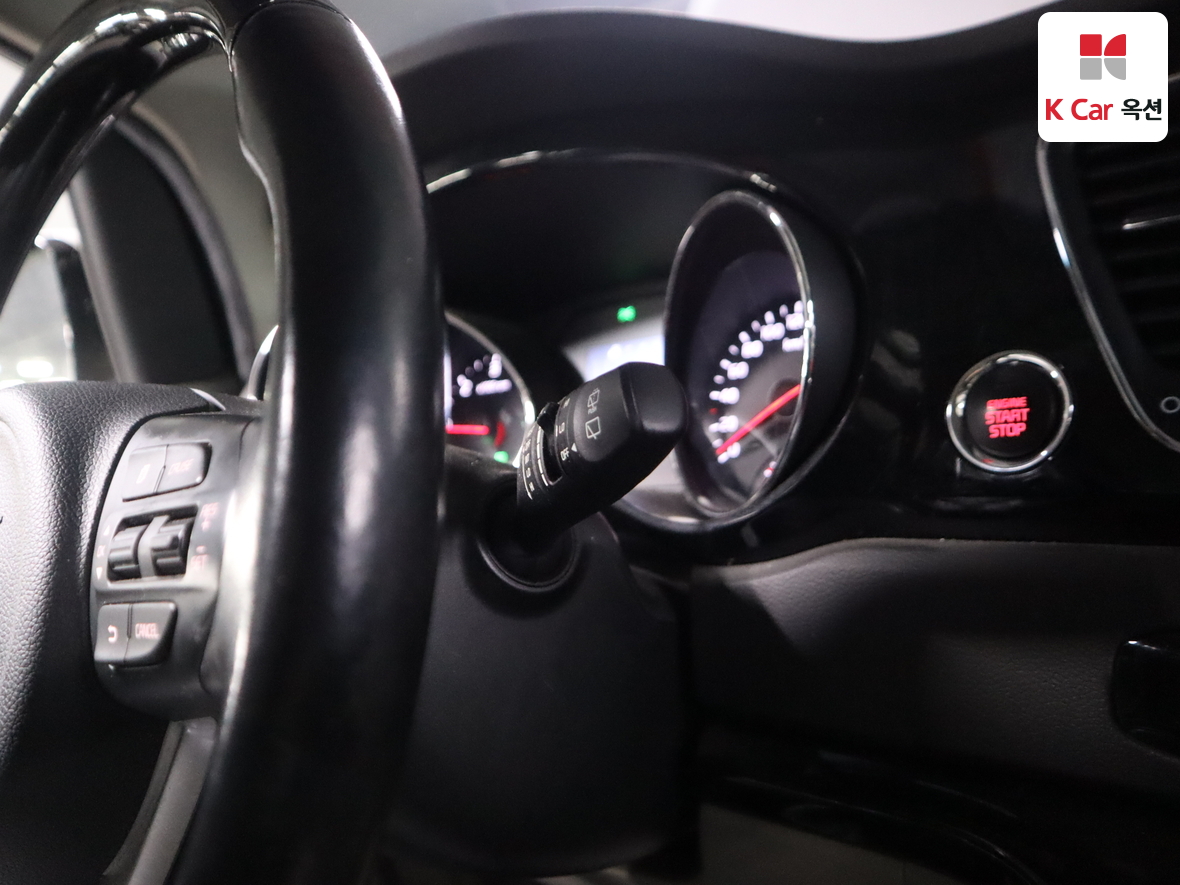 Kia New Carnival - 11