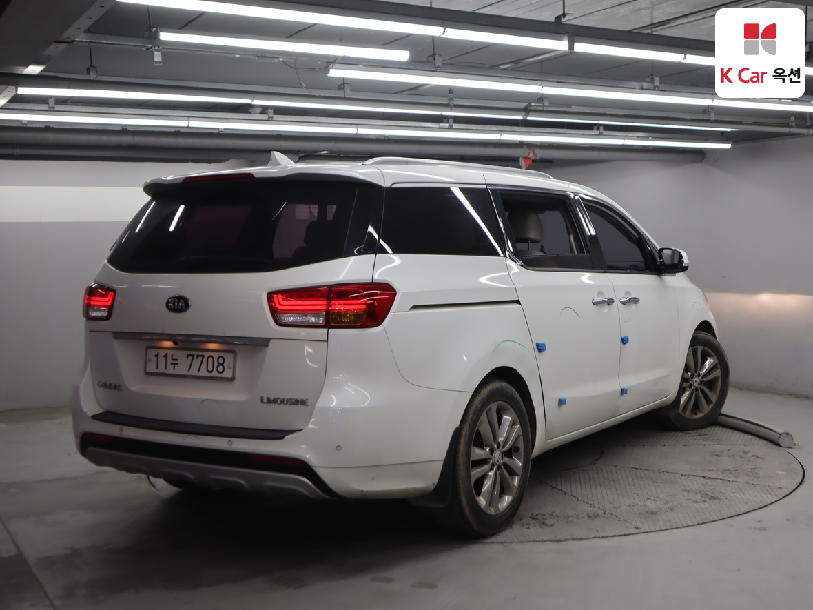 Kia New Carnival - 2