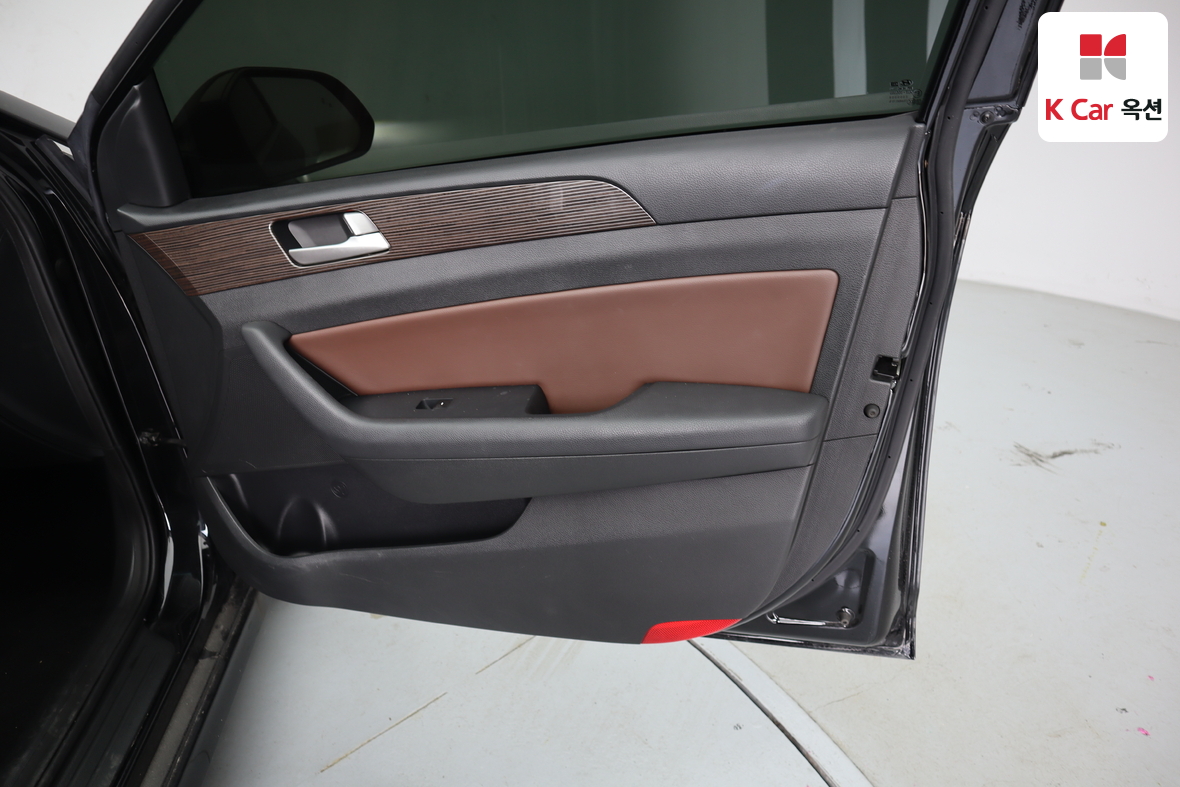 Hyundai Sonata - 26