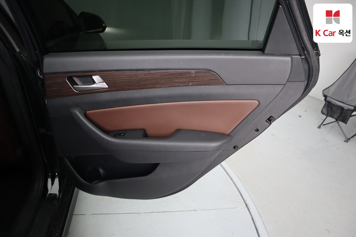 Hyundai Sonata - 24