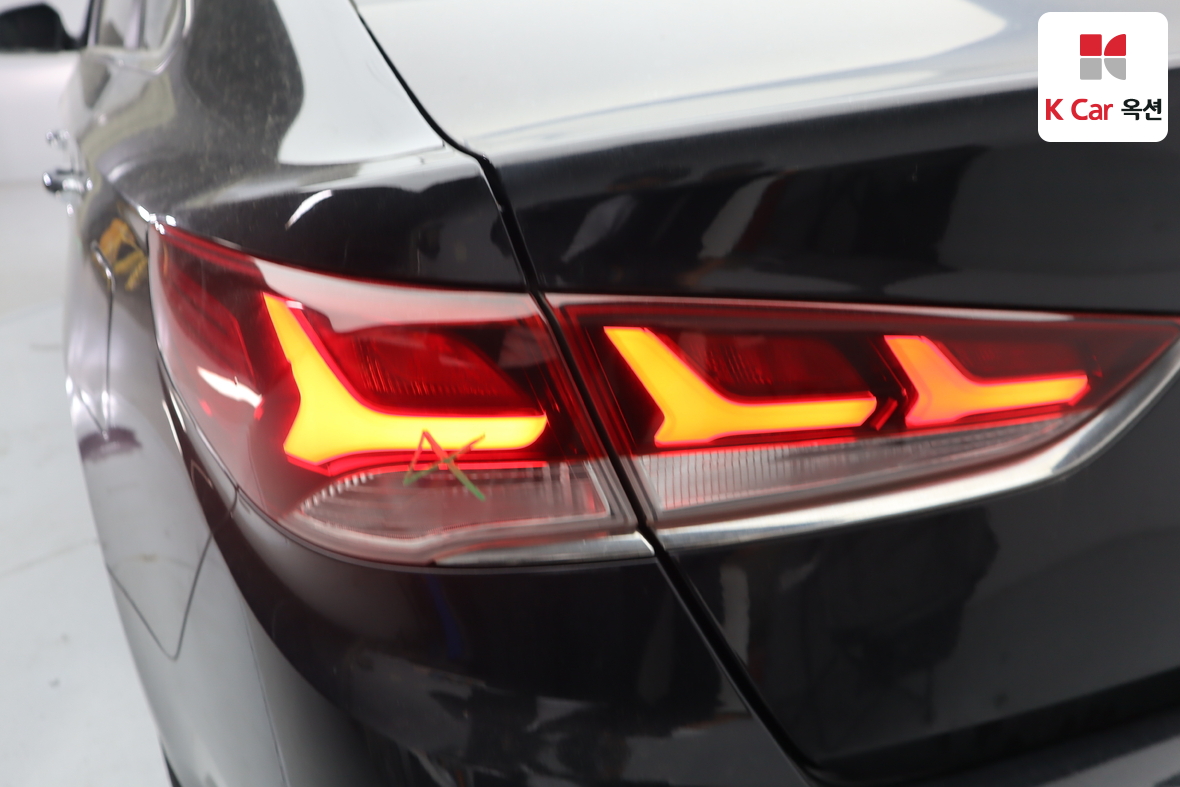 Hyundai Sonata - 41