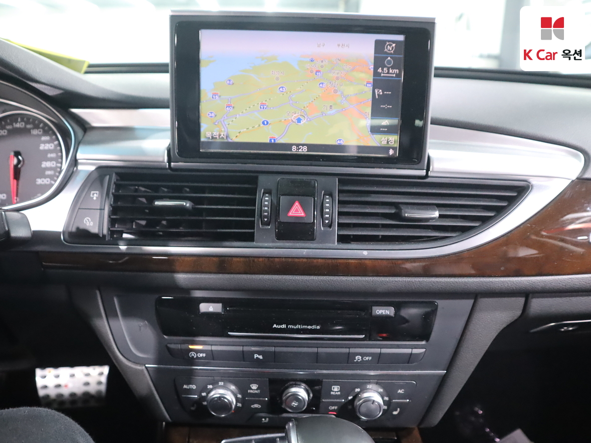 Audi A6 - 6