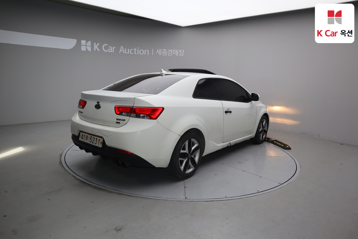 Kia Forte 2012 - Image 2