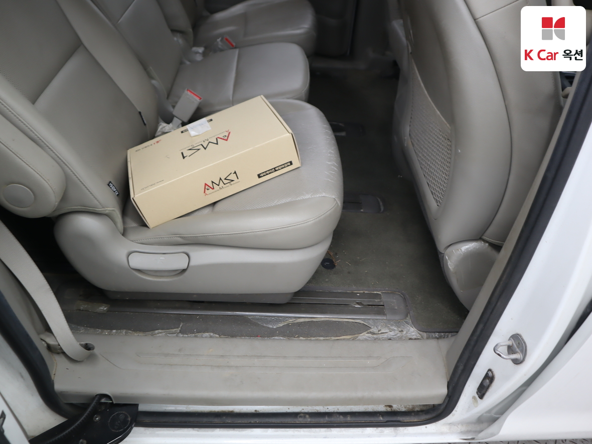 Kia New Carnival 2017 - Image 28