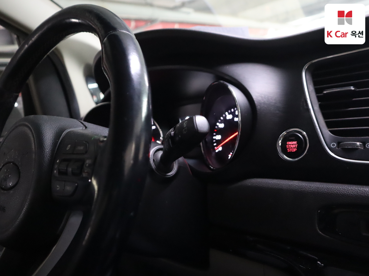 Kia New Carnival 2017 - Image 11