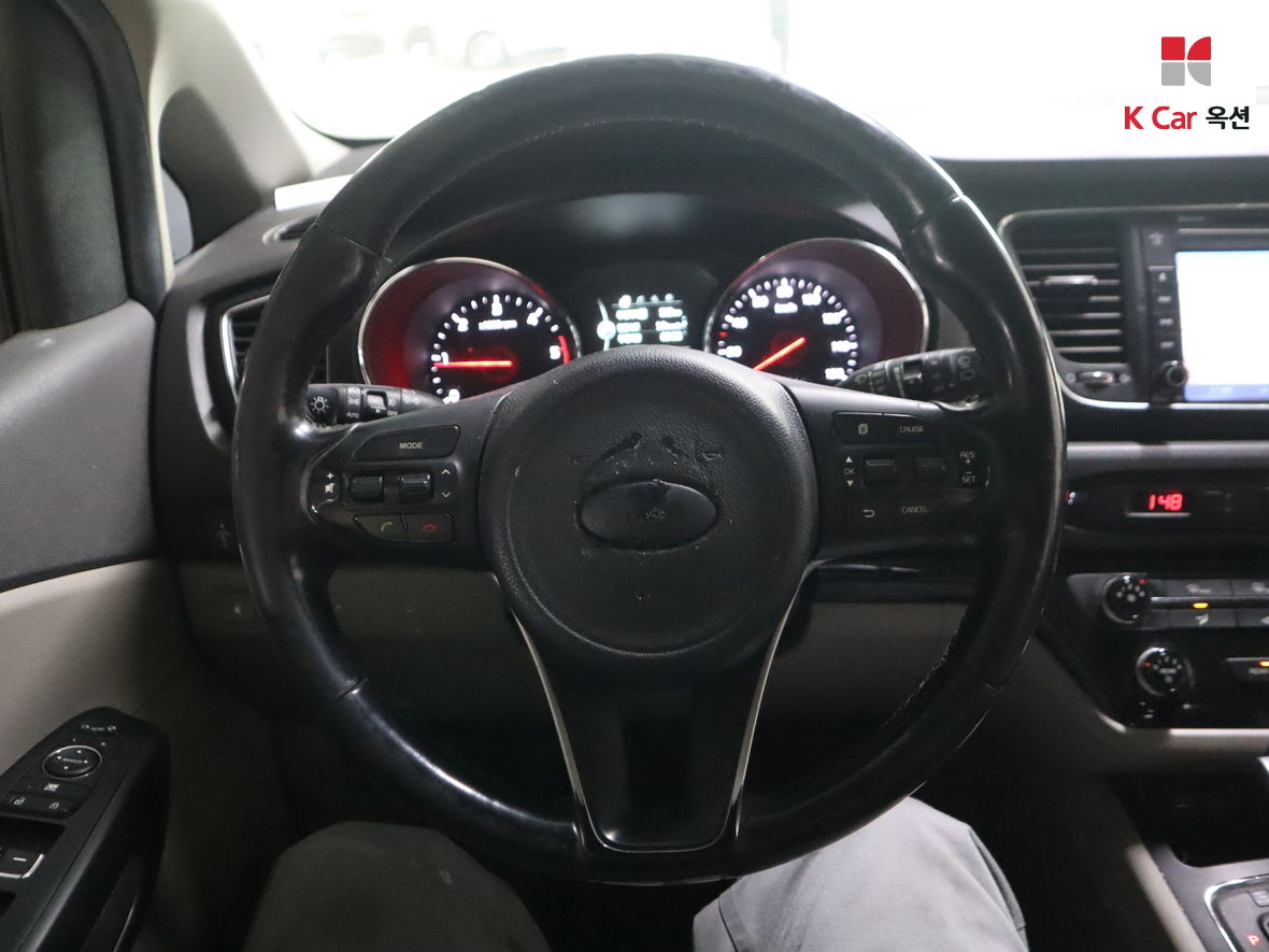 Kia New Carnival 2017 - Image 10