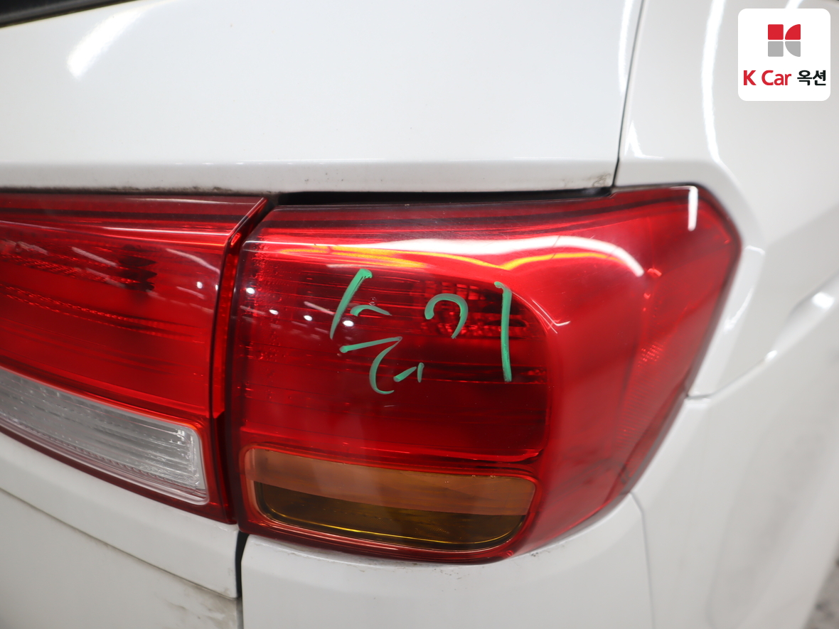 Kia New Carnival 2017 - Image 41