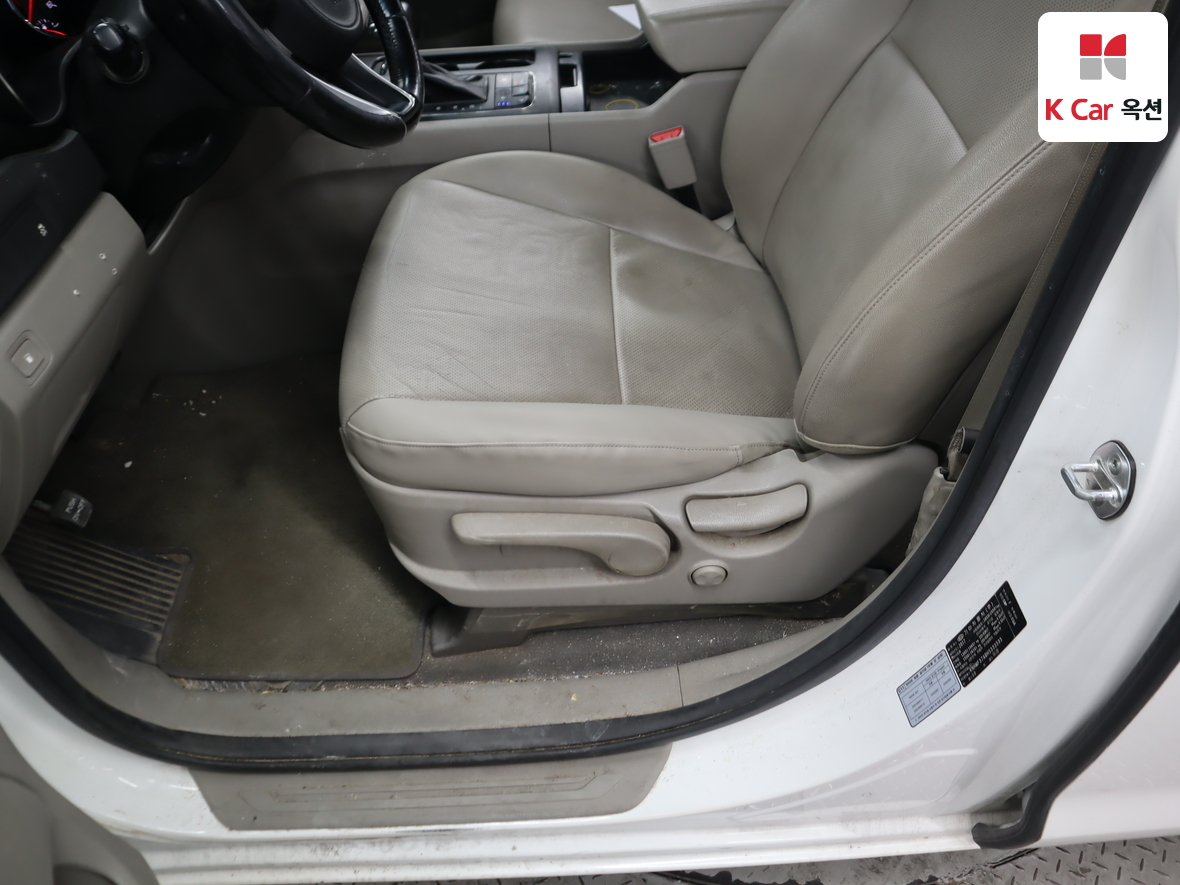 Kia New Carnival 2017 - Image 19