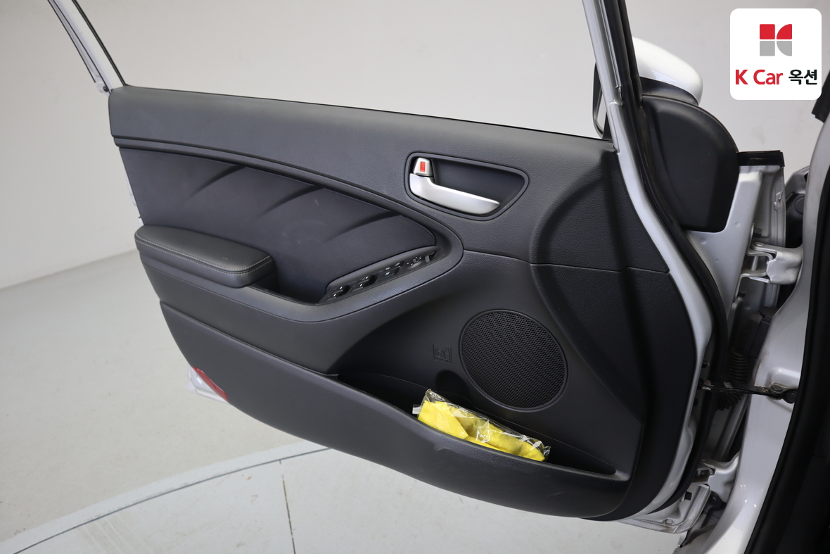 Kia K3 2015 - Image 8