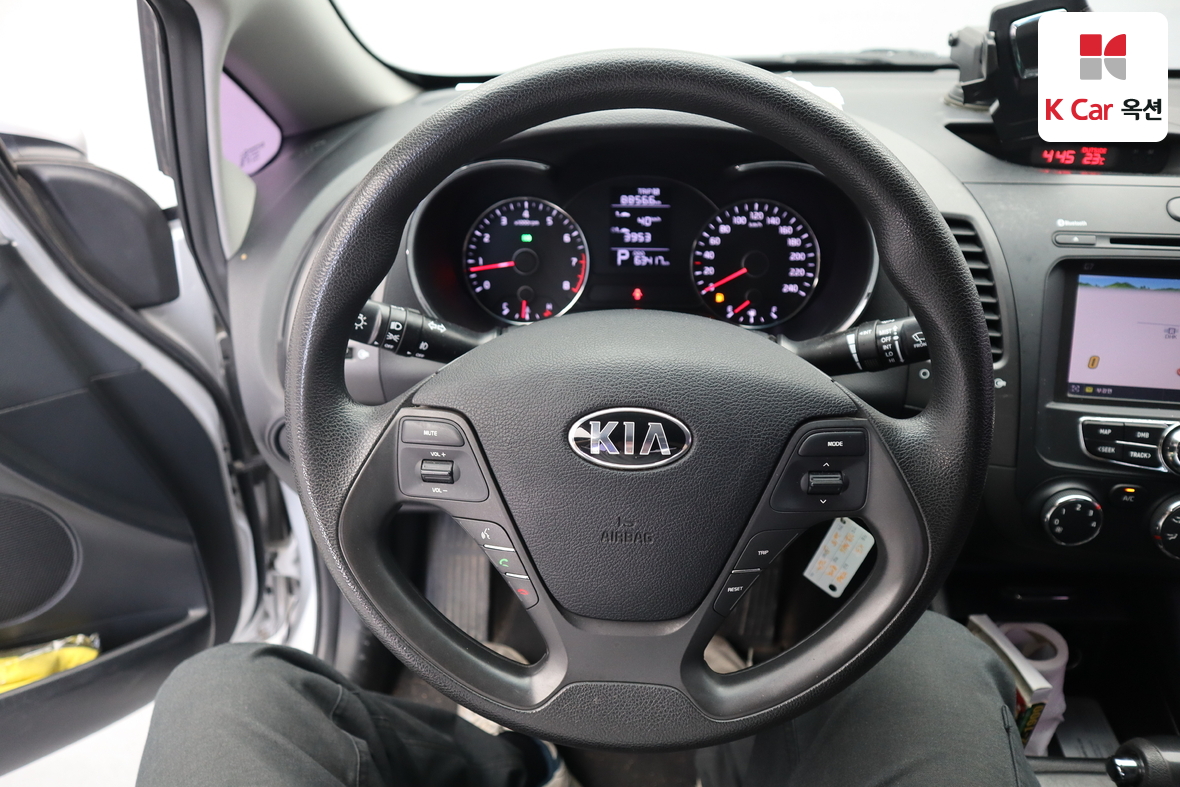 Kia K3 2015 - Image 10