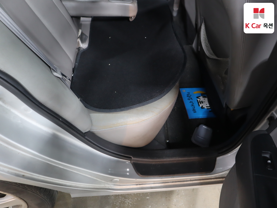 Hyundai Elantra 2008 - Image 29