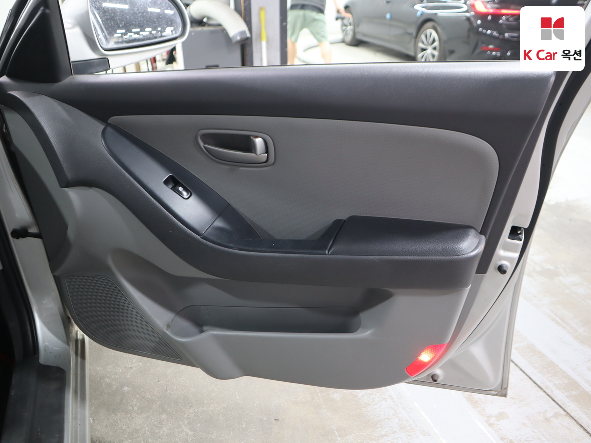 Hyundai Elantra 2008 - Image 31
