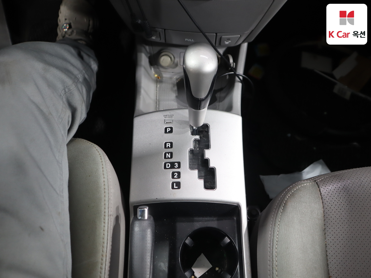 Hyundai Elantra 2008 - Image 17