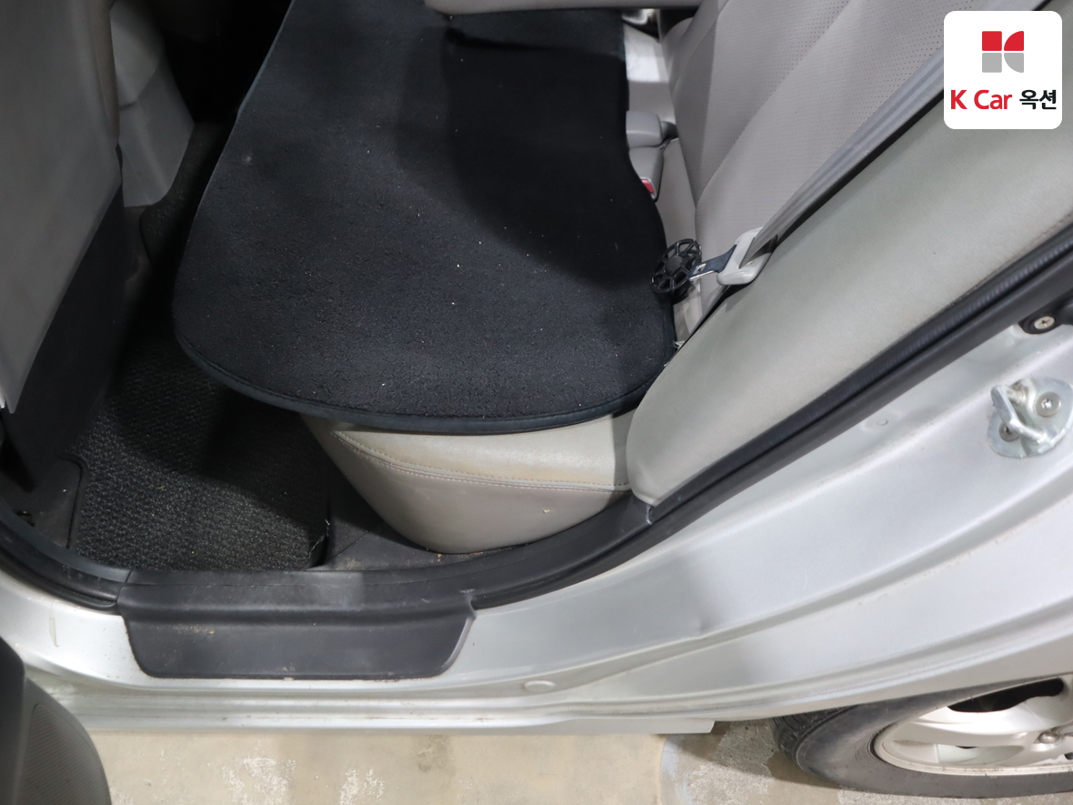 Hyundai Elantra 2008 - Image 24