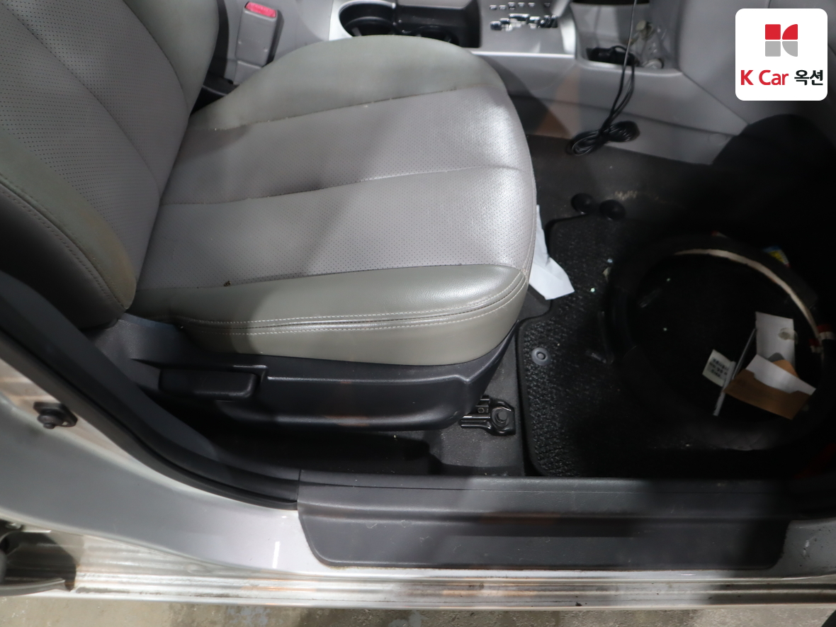 Hyundai Elantra 2008 - Image 32