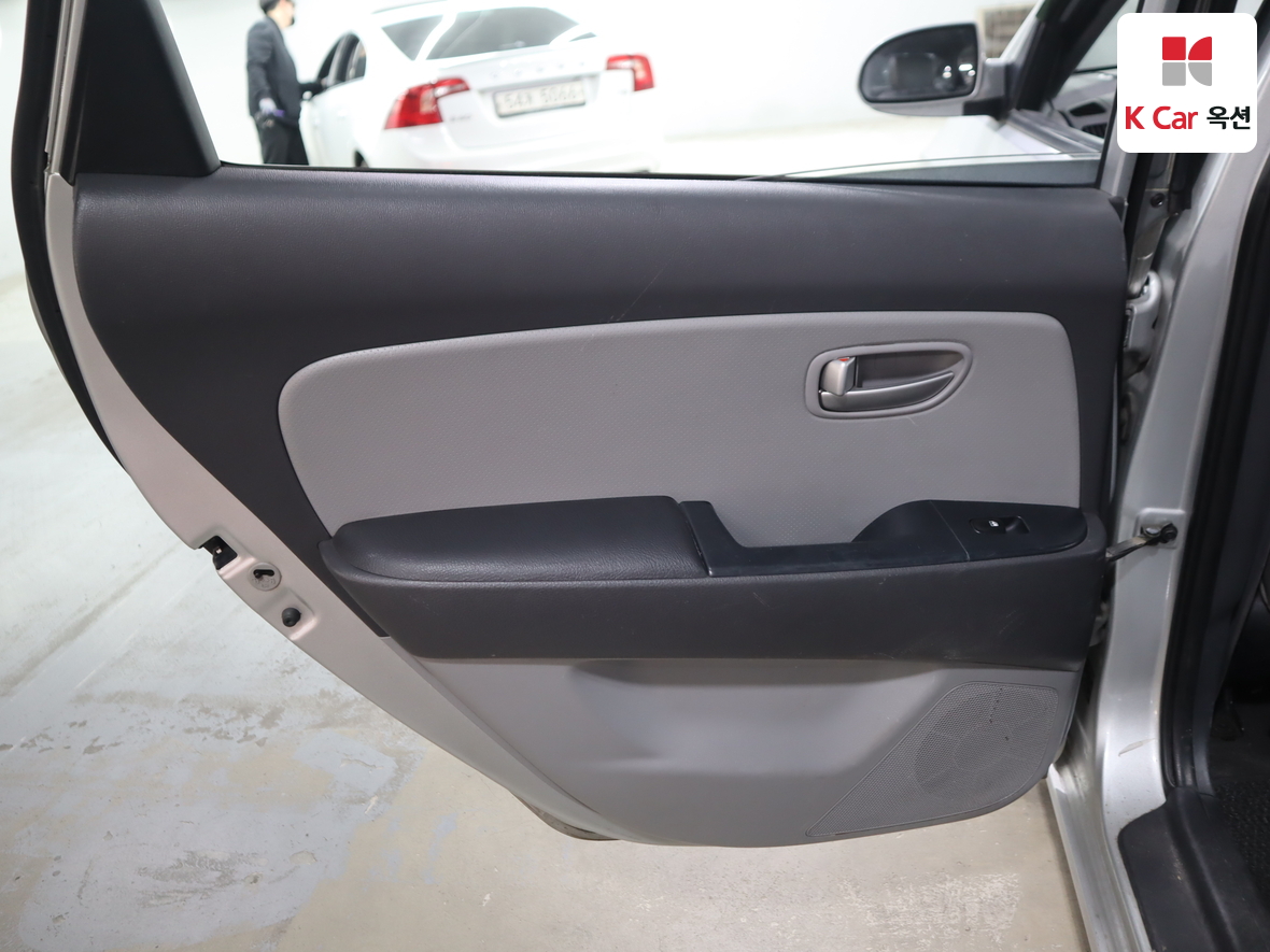 Hyundai Elantra 2008 - Image 23