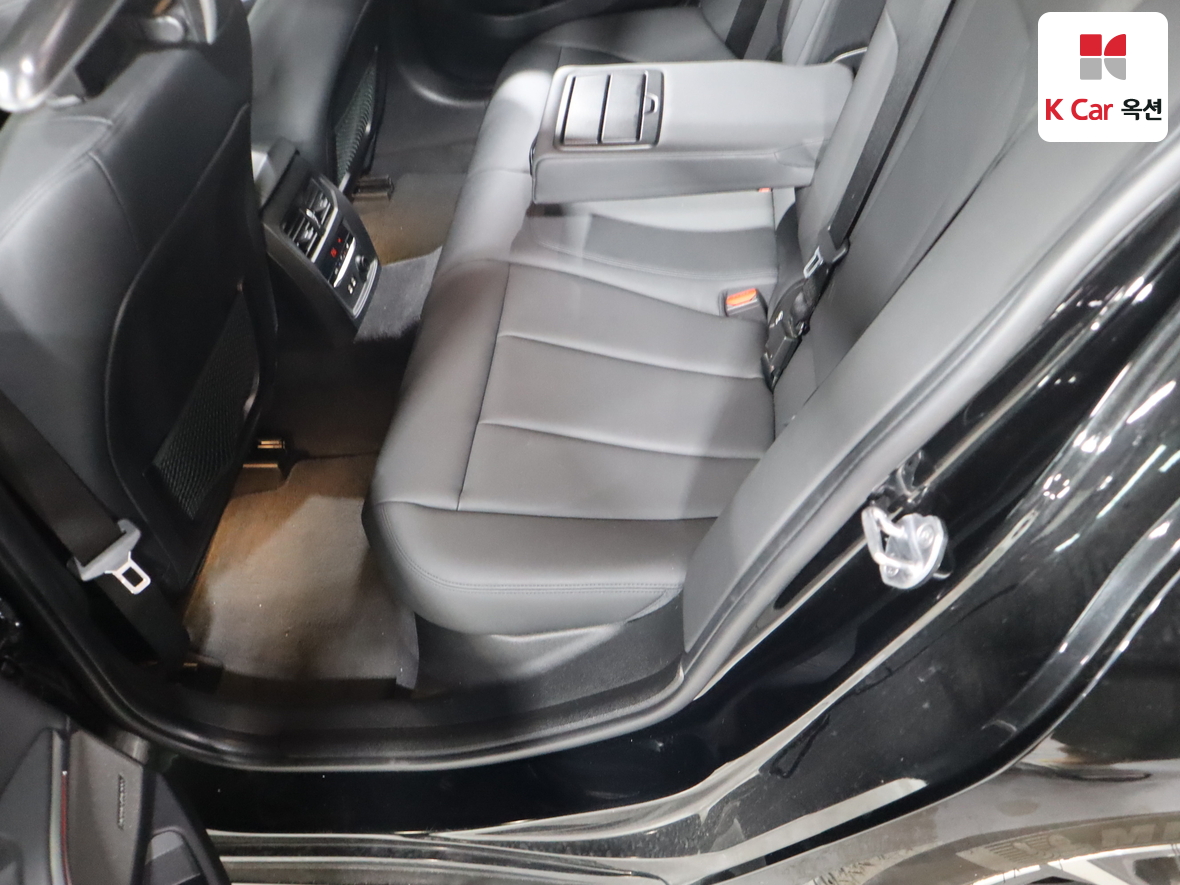 BMW 3 Series - 24