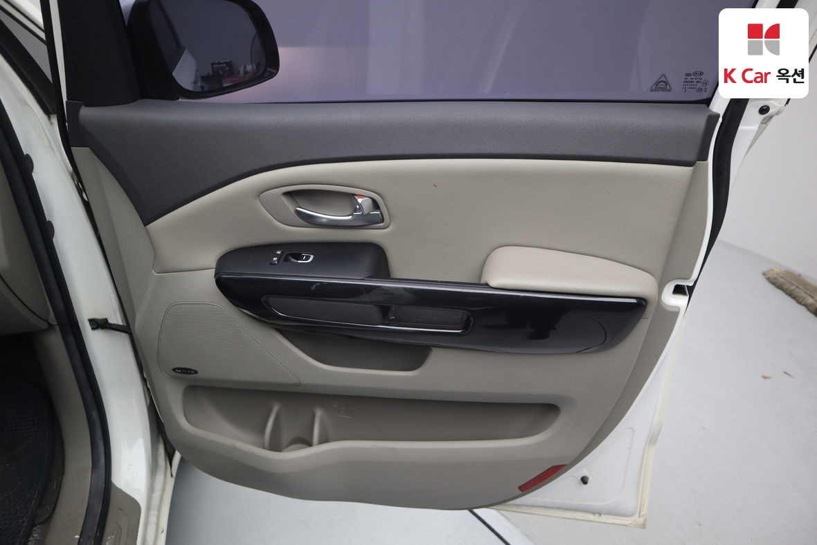 Kia New Carnival 2015 - Image 34