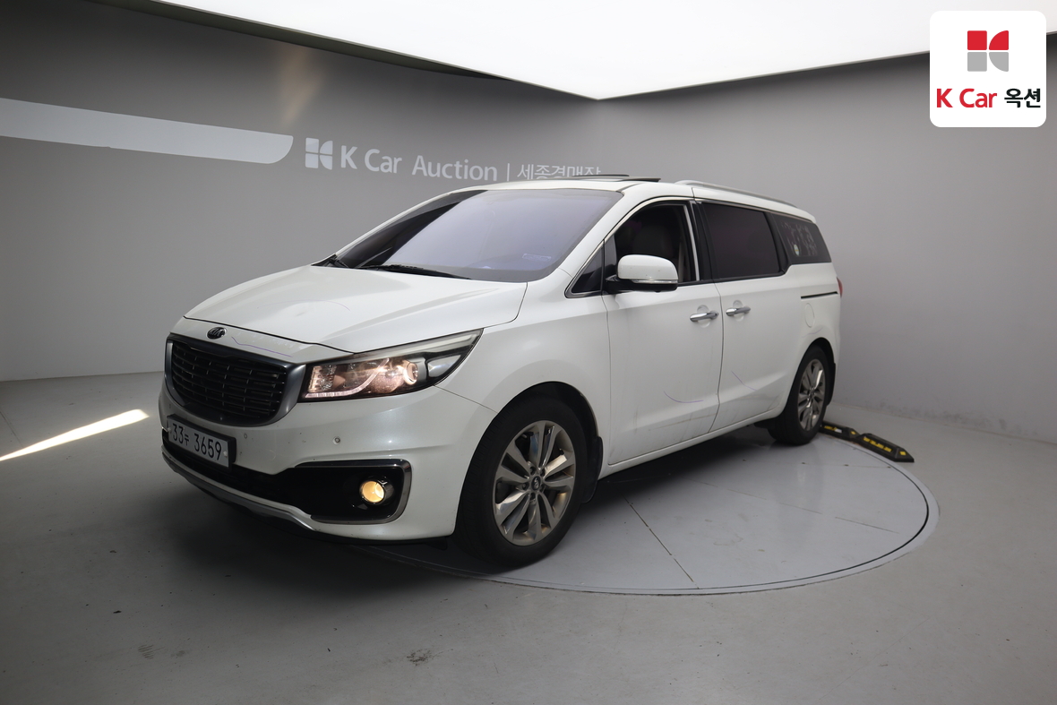Kia New Carnival 2015 - Image 1