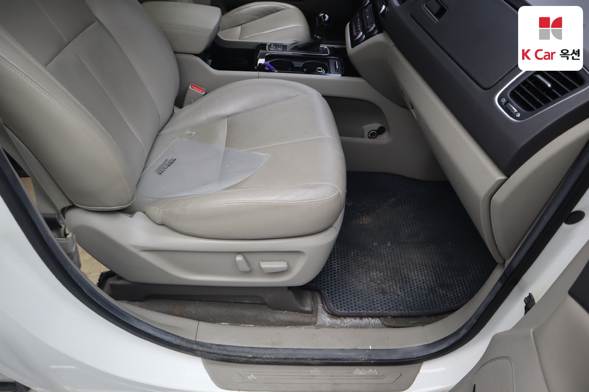 Kia New Carnival 2015 - Image 35