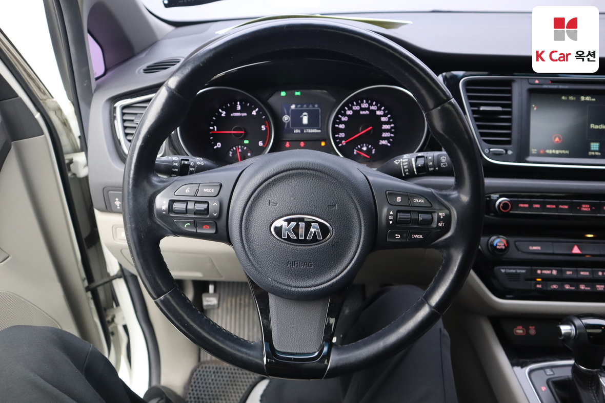 Kia New Carnival 2015 - Image 10