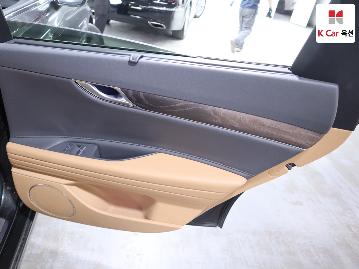 Genesis G80 2022 - Image 28