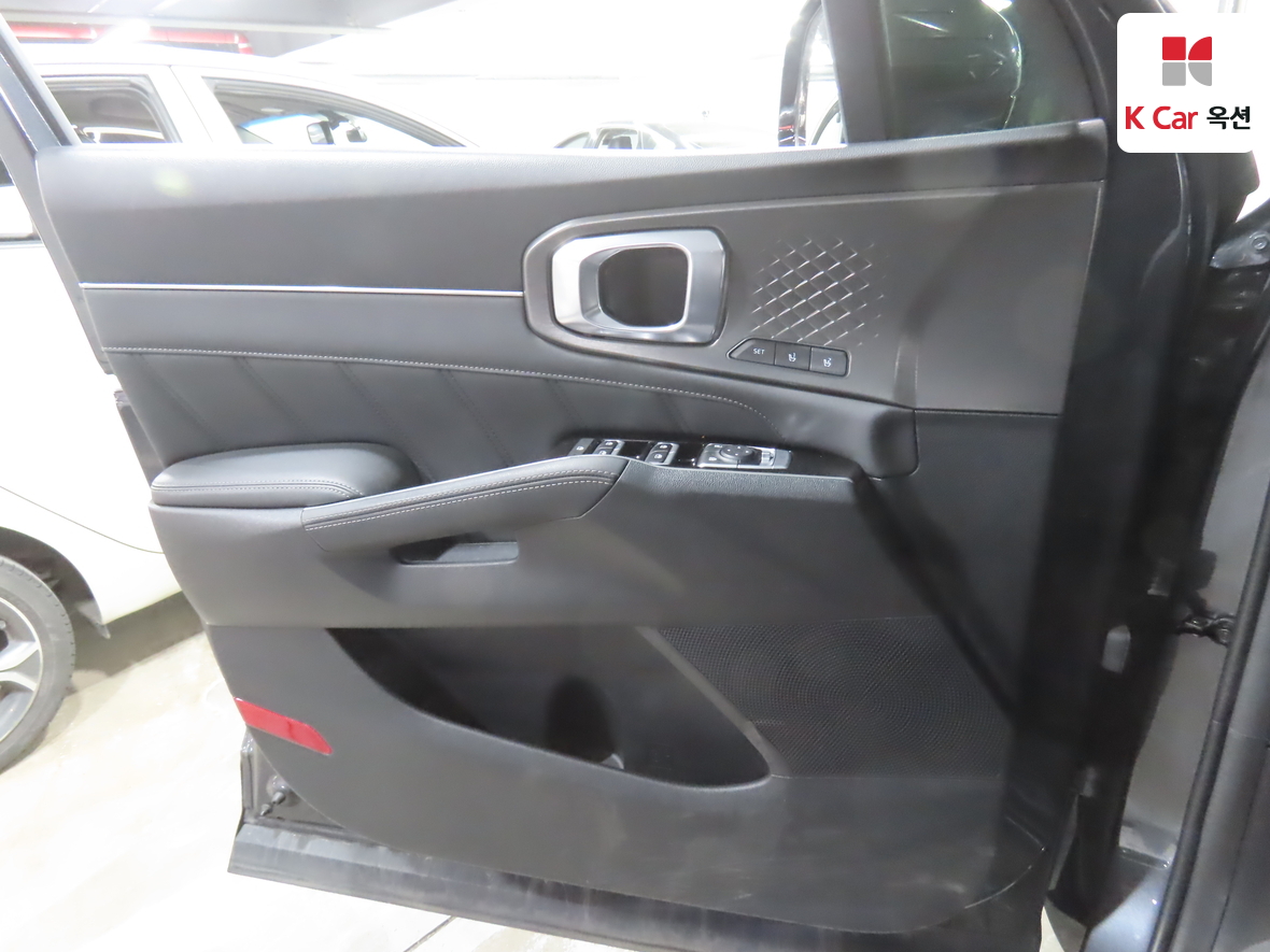 Kia Sorento 2023 - Image 8