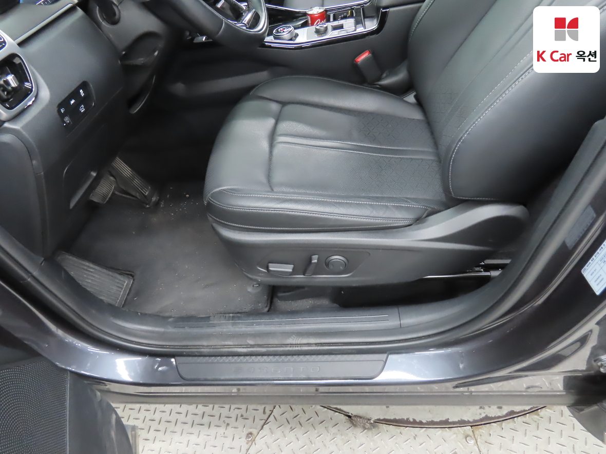 Kia Sorento 2023 - Image 18