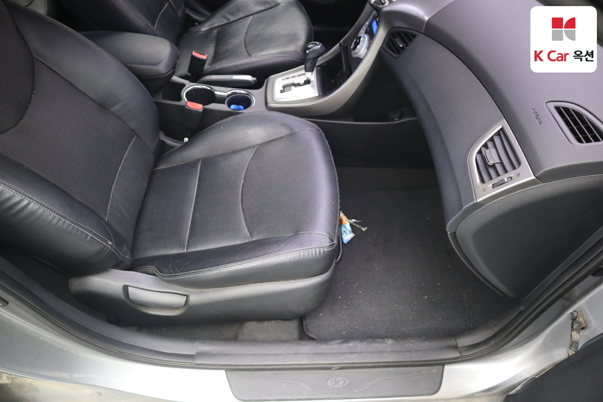 Hyundai Elantra 2012 - Image 27