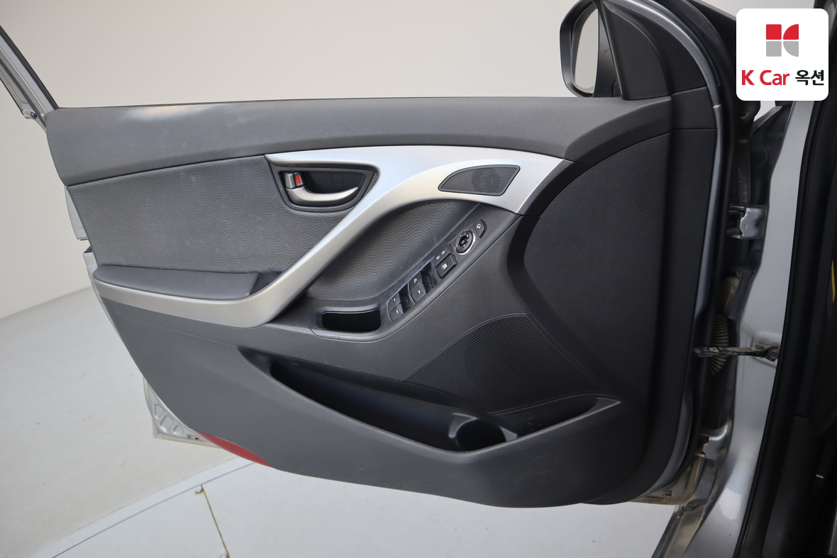 Hyundai Elantra 2012 - Image 8