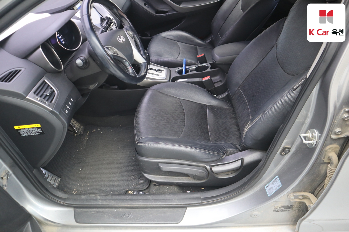 Hyundai Elantra 2012 - Image 18