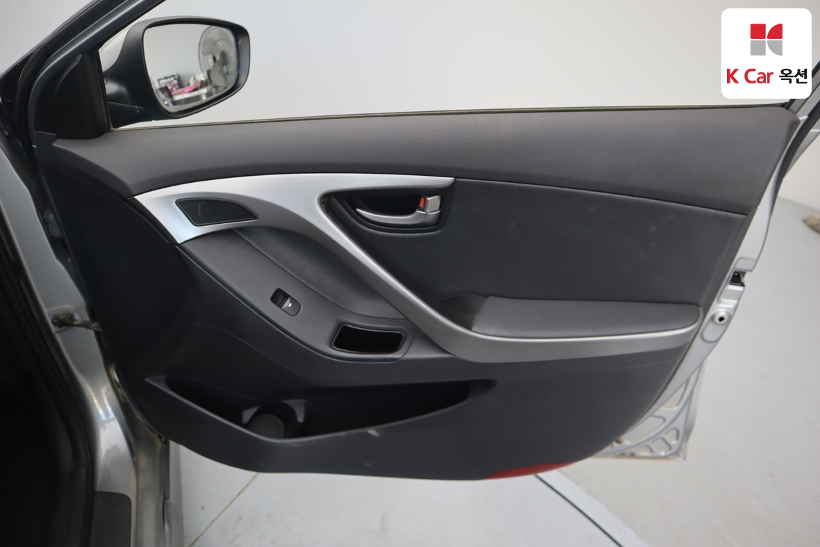 Hyundai Elantra 2012 - Image 26