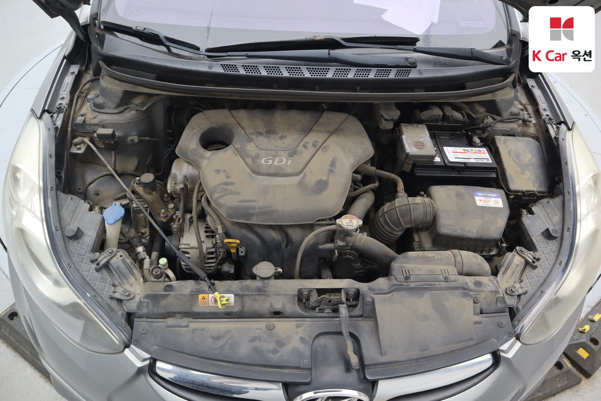 Hyundai Elantra 2012 - Image 30