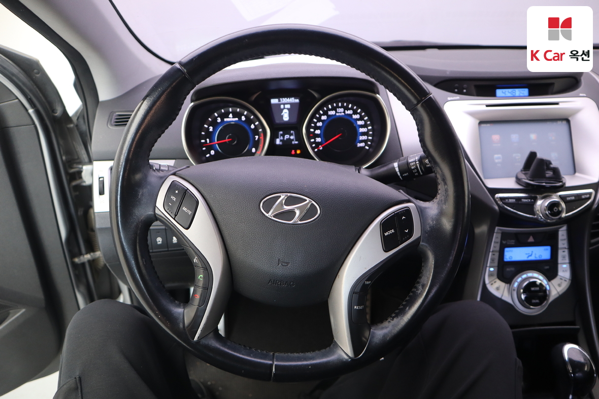 Hyundai Elantra 2012 - Image 10