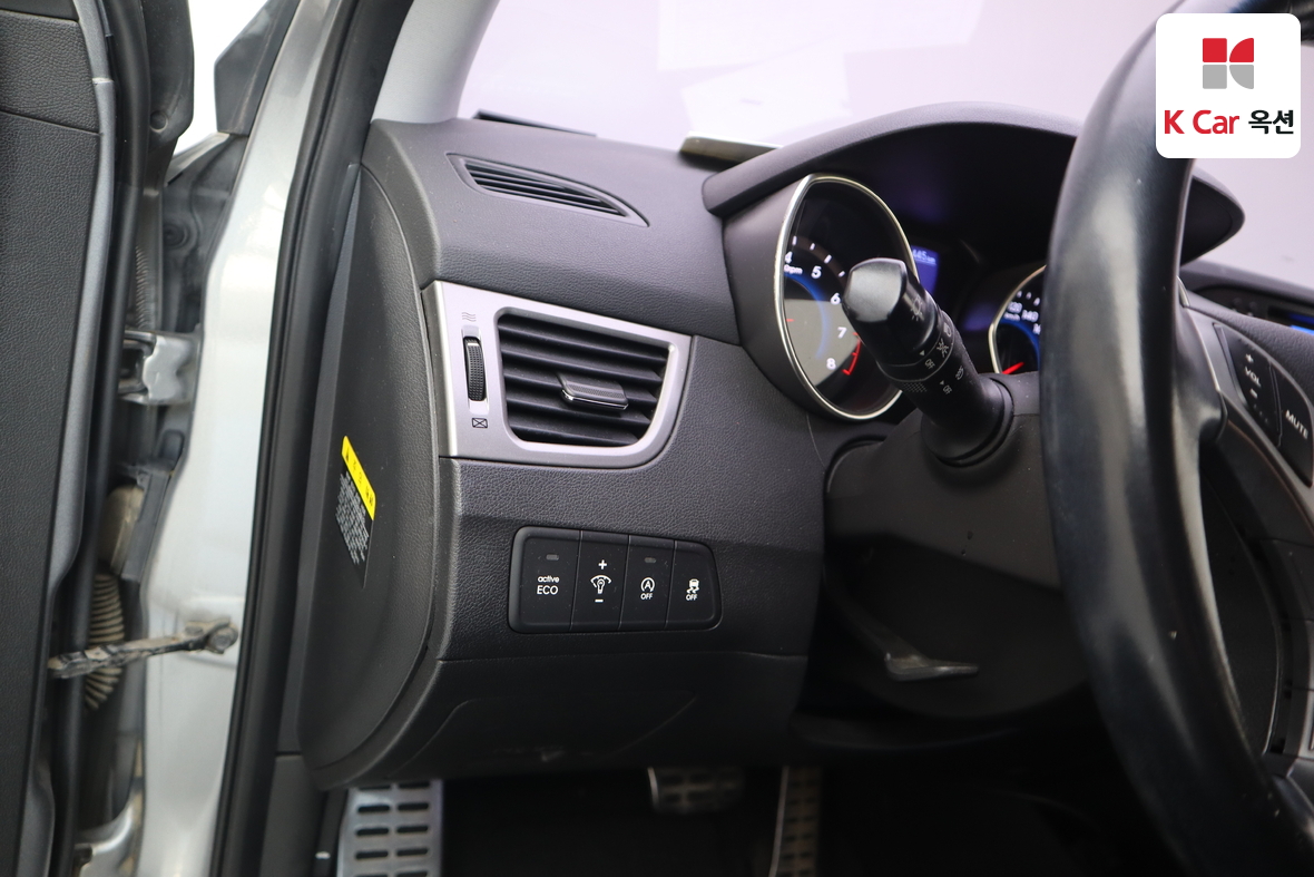 Hyundai Elantra 2012 - Image 9