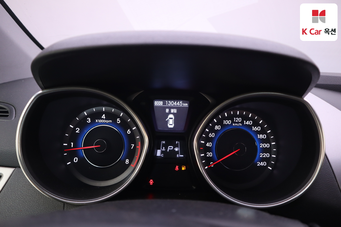 Hyundai Elantra 2012 - Image 5