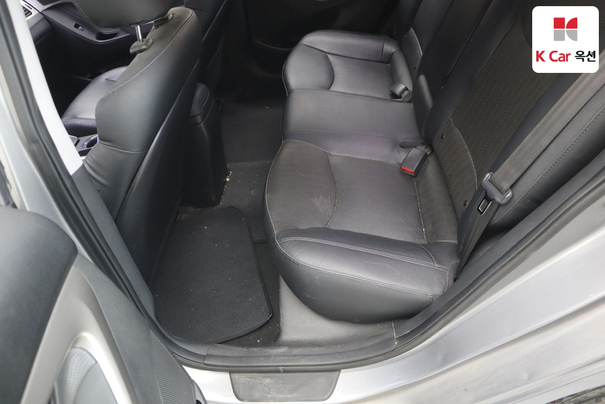 Hyundai Elantra 2012 - Image 21