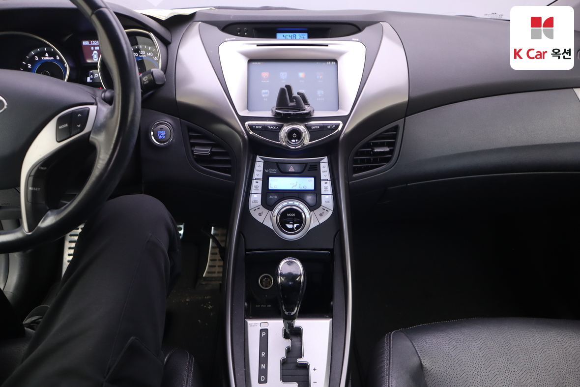 Hyundai Elantra 2012 - Image 6