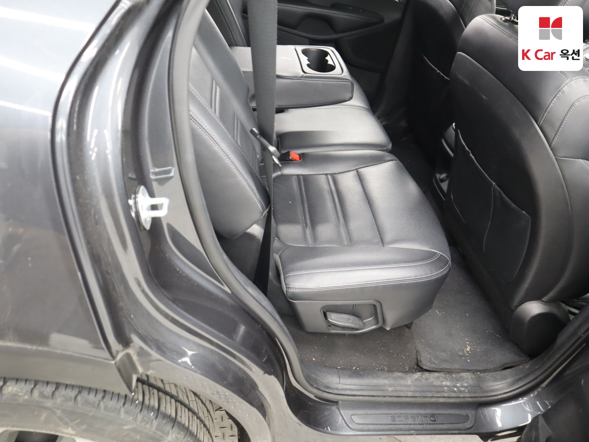 كيا سورينتو 2016 - صورة 28