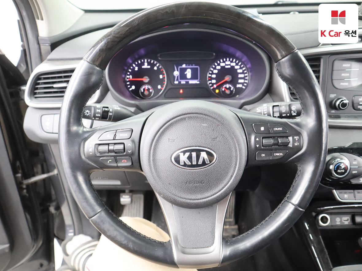 كيا سورينتو 2016 - صورة 10