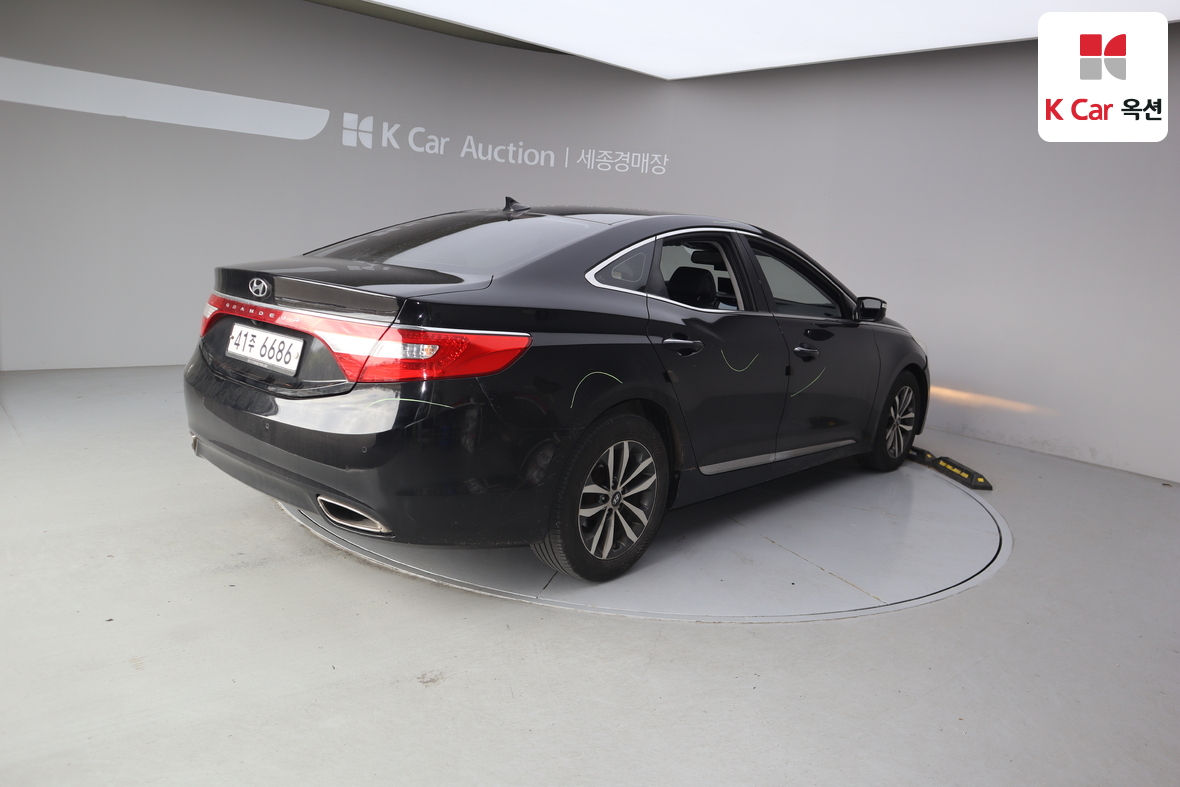 هيونداي أزيرا 2011 - صورة 2