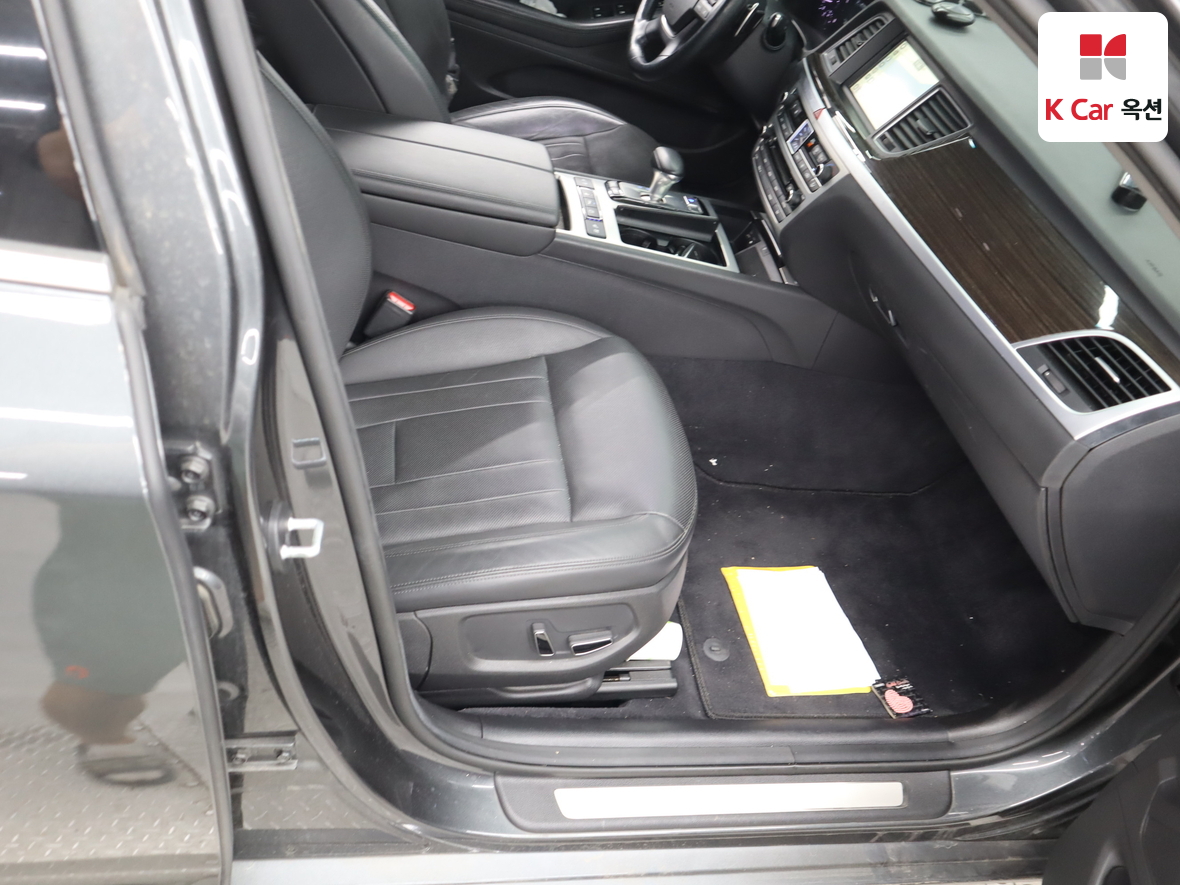 Genesis G80 - 28