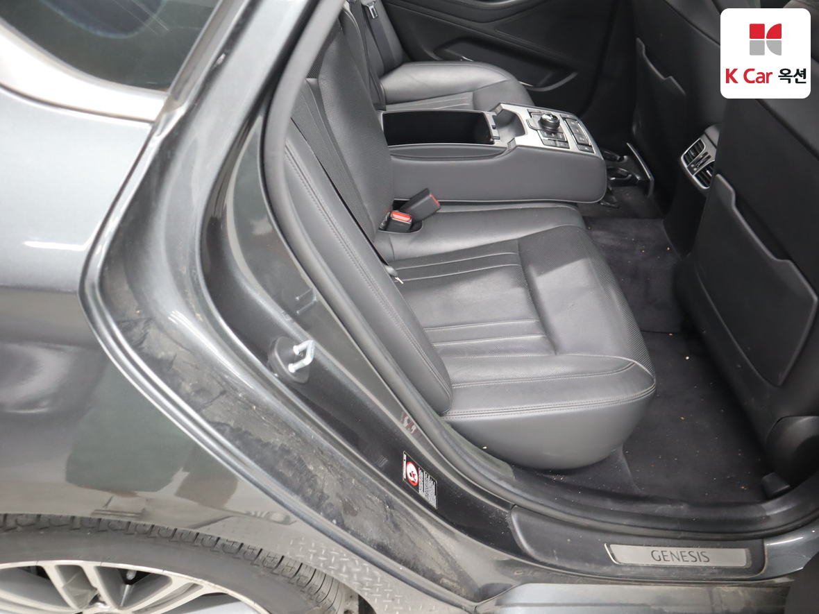 Genesis G80 - 26