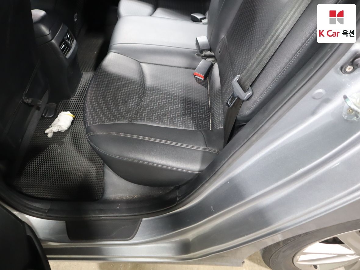 Hyundai Elantra 2015 - Image 25